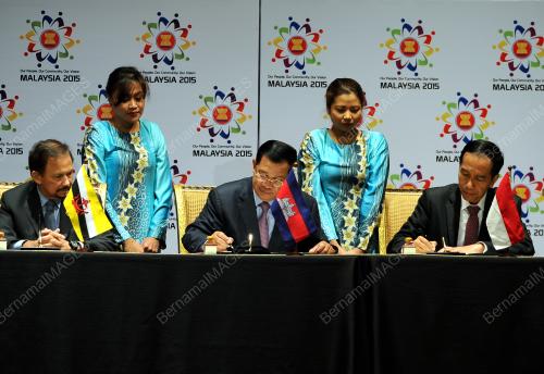 ASEAN35_22112015_SIGNING