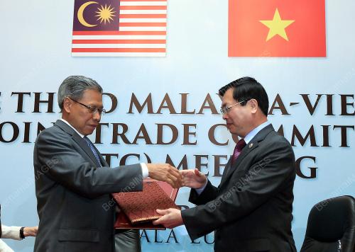 ASEAN36_25042015_MOU