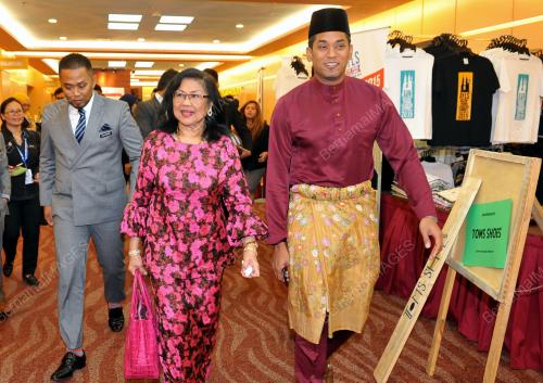 ASEAN37_18112015_AYLS1