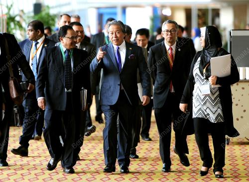 ASEAN40_18112015_FM1