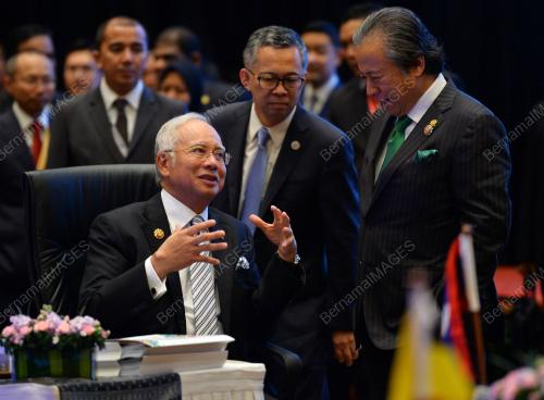 ASEAN40_21112015_ASEAN