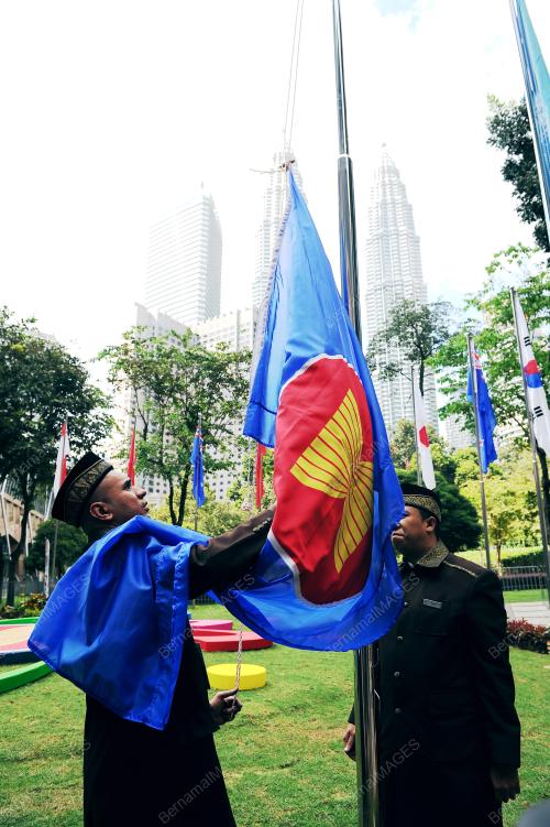 ASEAN42_18112015_PREPARATIONS