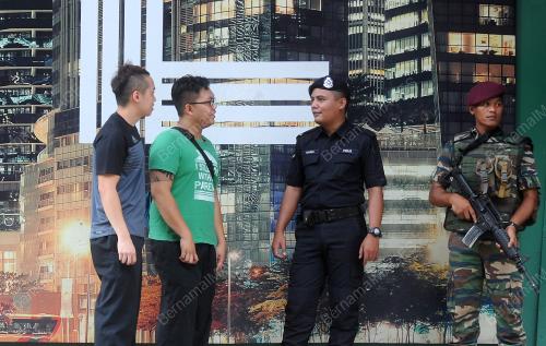 ASEAN54_19112015_GUARDING