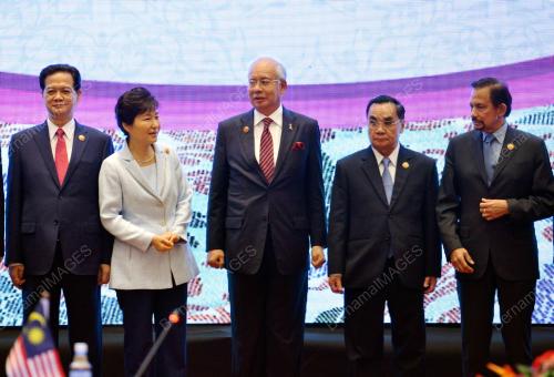 ASEAN60_22112015_ASEAN