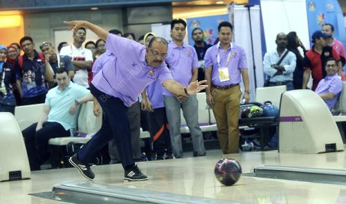 ASEAN64_18112015_ASEAN_BOWLING