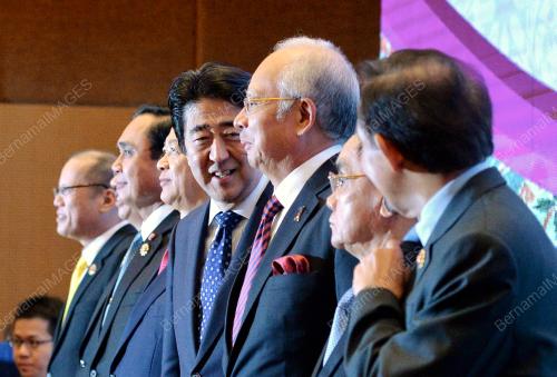 ASEAN68_22112015_JAPAN