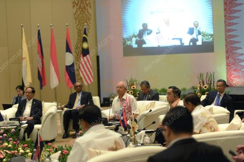 ASEAN68_27042015_ASEAN