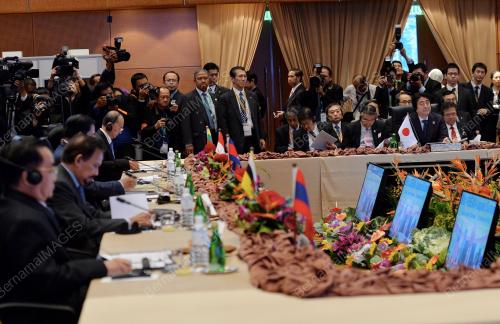 ASEAN69_22112015_JAPAN