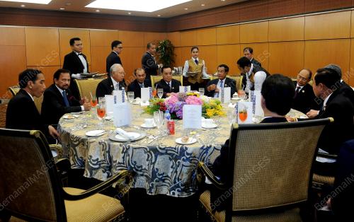 ASEAN73_21112015_LUNCH