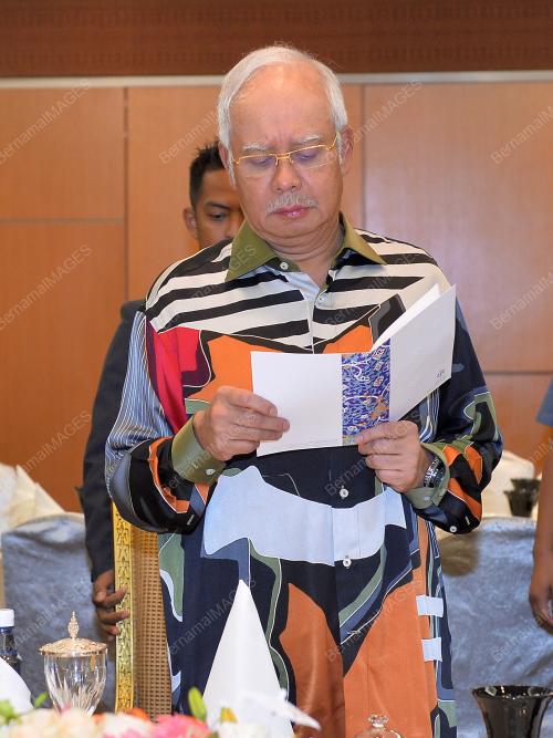 ASEAN74_19112015_PM