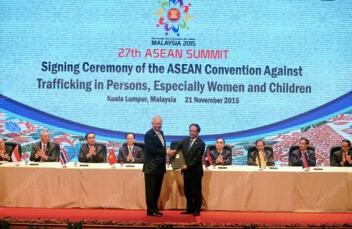 ASEAN80_20112015_SIGNING_OF_ASEAN