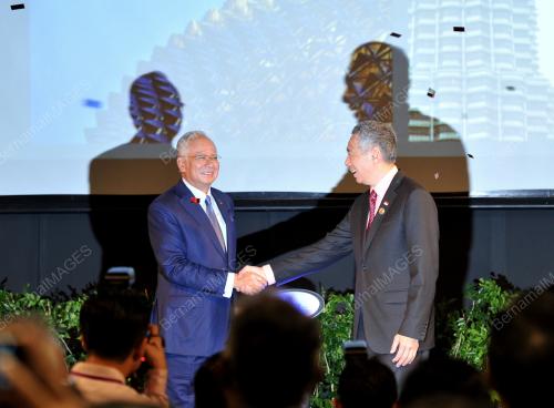 ASEAN81_20112015_PM
