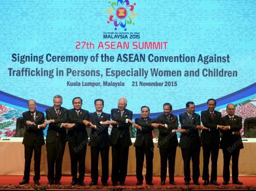 ASEAN82_20112015_SIGNING_OF_ASEAN