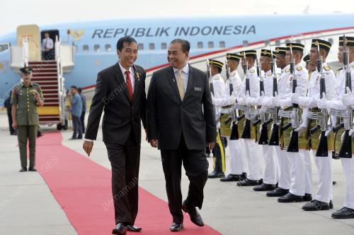 ASEAN82_26042015_JOKOWI