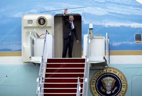 ASEAN88_22112015_OBAMA