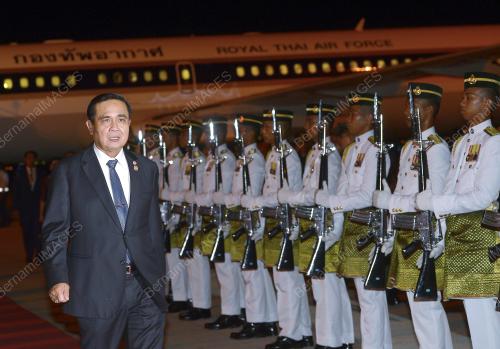 ASEAN89_19112015_ARRIVAL