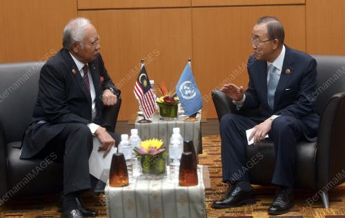ASEAN93_22112015_BILATERAL
