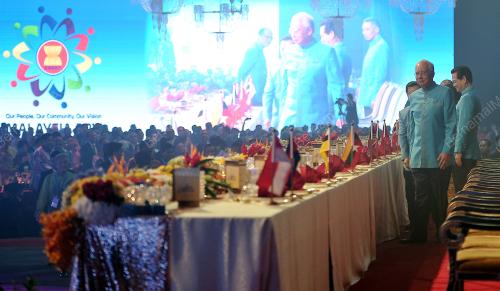ASEAN93_26042015_GALA