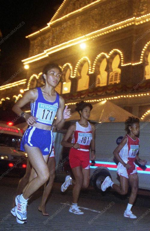 AT01-16_09_2001_MARATHON_02022016