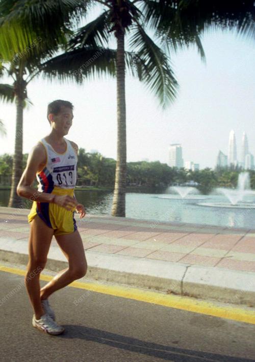 AT06-12_09_2001_2OKM_WALK_02022016