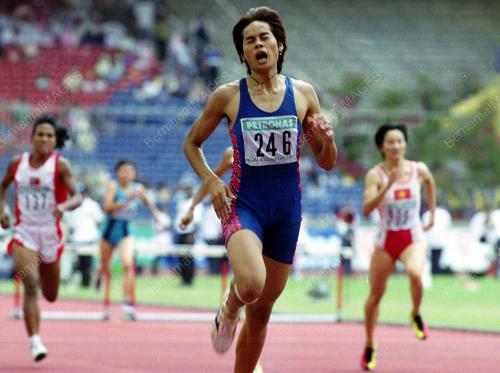 AT06-14_09_2001_HURDLES_02022016