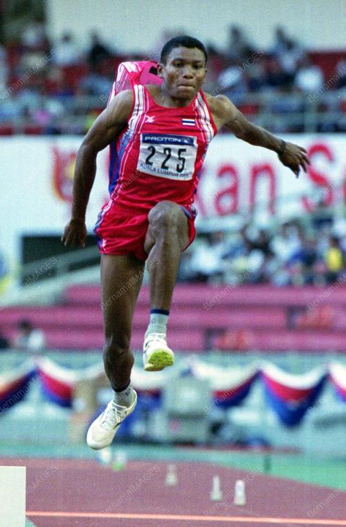 AT12-15_09_2001_ATHLETICS_02022016