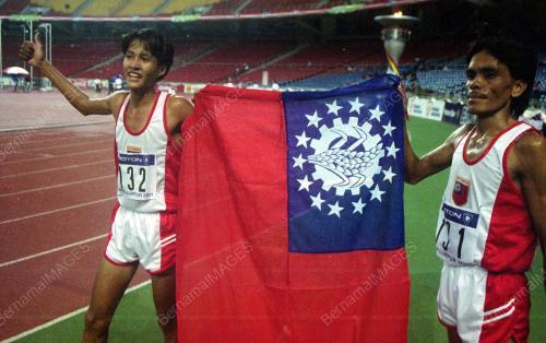 AT19-13_09_2001_ATHLETIC_02022016