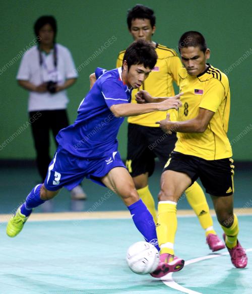 AUG06_161210_FUTSAL MAS VS THAI