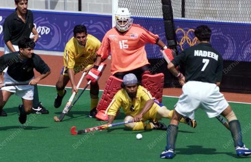 AUS01-23_09_2000_MALAYSIA-PAKIS_13012016