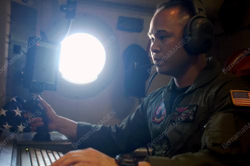 AUS01_23032014_US_NAVY