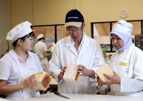 AUS01_24052012_ROTI