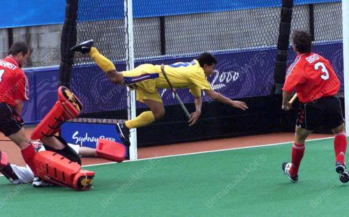 AUS02-26_09_2000_HOCKEY_FLY_13012016