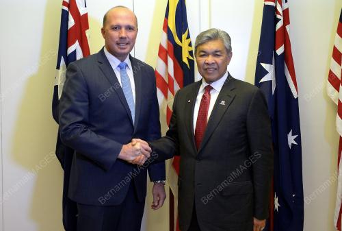 AUS02_08052017_KUNJUNGAN