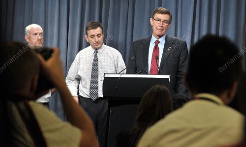 AUS03_04042014_MH_370