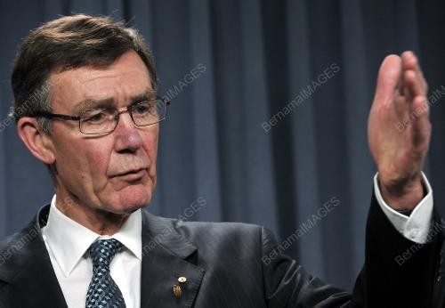 AUS04_07042014_MH_370