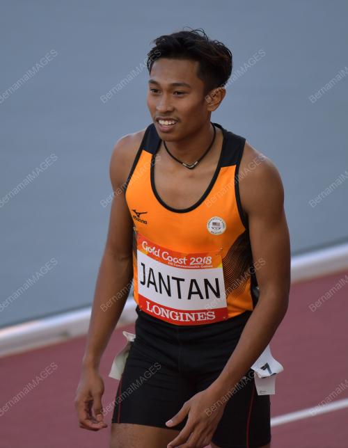 AUS04_08042018_OLAHRAGA