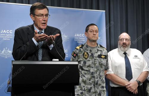 AUS04_09042014_MH_370