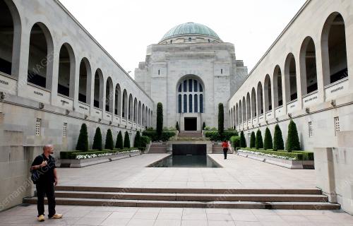 AUS05_01032011_WAR_MUZIUM