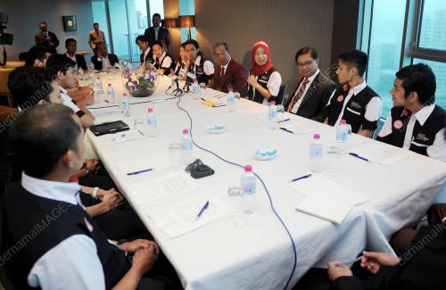 AUS06_18112012_TPM_UMNO