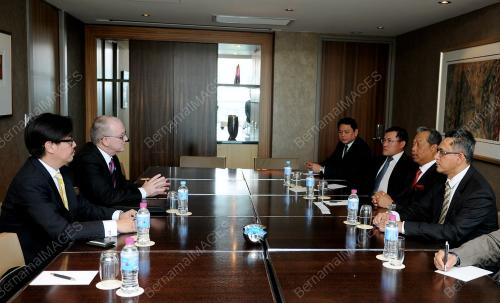 AUS07_13112012_TPM_BUSINESS