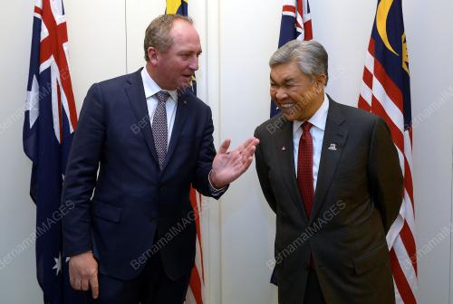 AUS11_08052017_KUNJUNGAN