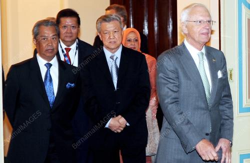 AUS12_12112012_TPM_DINNER