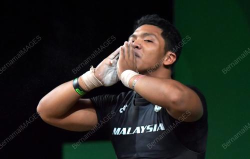 AUS20_07042018_ANGKAT_BERAT