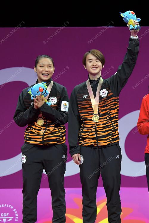 AUS20_15042018_BEREGU_WANITA_PINGAT