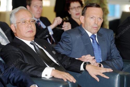 AUS22_03042014_MH_370