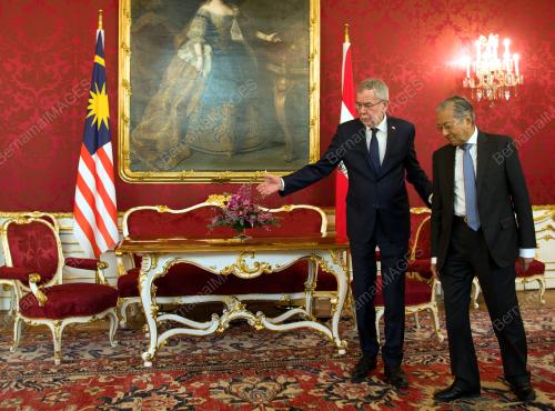 AUT10_21012019_PM_PRESIDEN