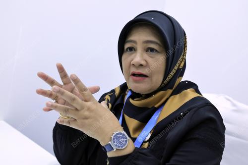 DR NORHAZNI MAT SARI