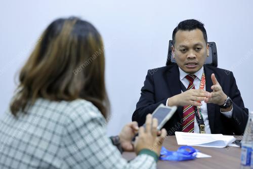 NIK NAZMI NIK AHMAD