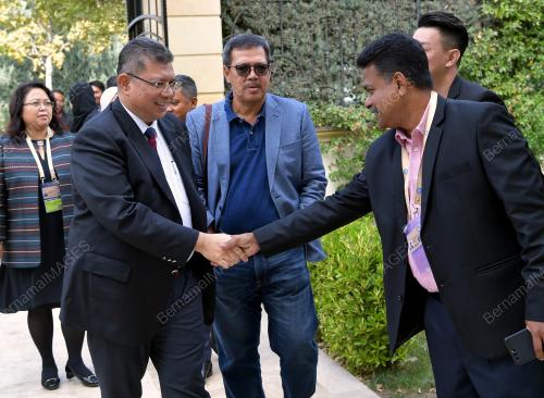 AZE03_23102019_MENTERI_LUAR