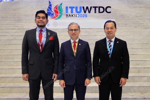 DATUK FAHMI FADZIL